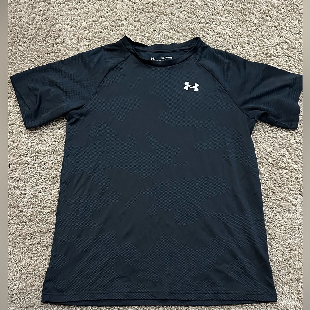 UA camo tee